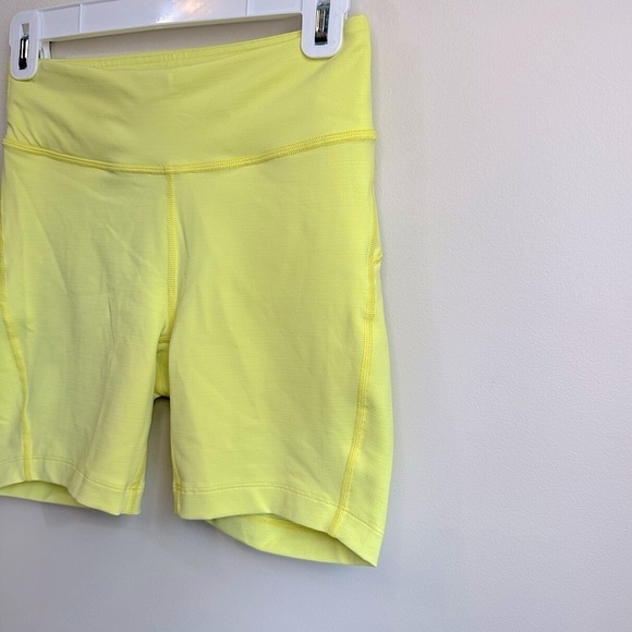NWT Outdoor Voices Move Free 6” Bike Hike Workout Shorts Gecko Yellow Size Small - Picture 10 of 15